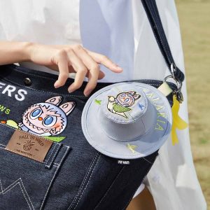 Bolso Mensajero de Mezclilla Labubu – Serie Fall In Wild