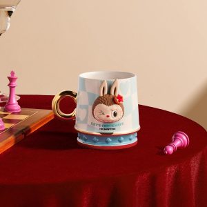 Taza Labubu Azul y Rosa – Serie Let’s Checkmate