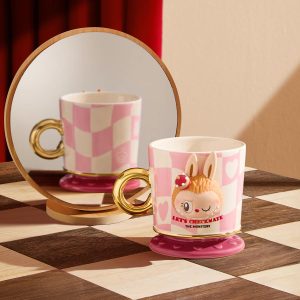 Taza Labubu Azul y Rosa – Serie Let’s Checkmate
