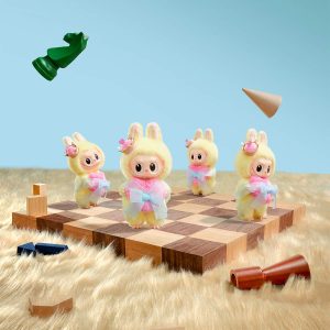 Peluche de Vinilo Labubu Tarjeta Colgante de Felpa - Serie Let's Checkmate