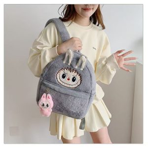 Mochila de peluche Labubu gris – accesorio kawaii con llavero incluido
