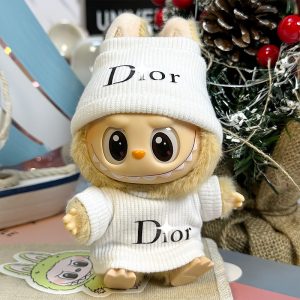 Labubu White Winter Elegance – Edición Invierno Suave y Sofisticada
