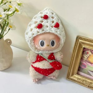 Labubu Pink Spring Dungarees – Edición Primavera con Sombrero de Orejas de Conejo