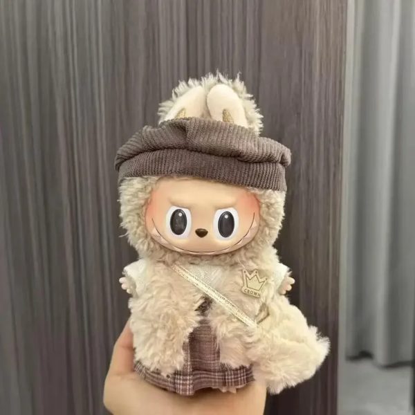 Traje Abrigo Real de Invierno para Labubu – Falda a Cuadros y Edición Corona