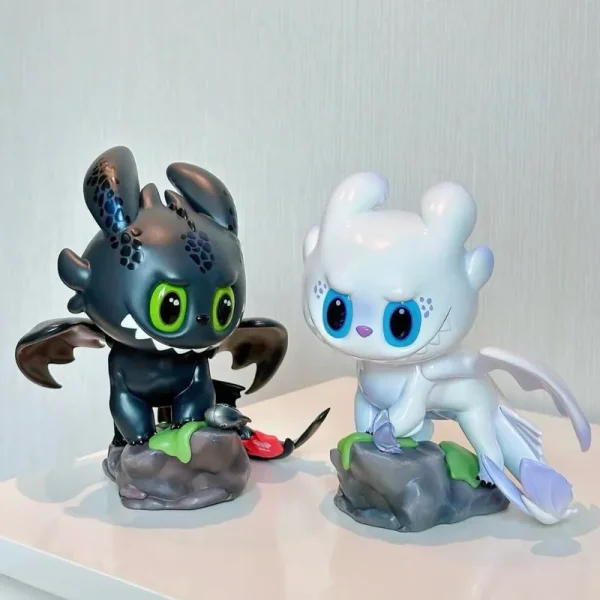 Figura de Colección Furia Luminosa – Dragona Blanca Kawaii de Cómo Entrenar a tu Dragón