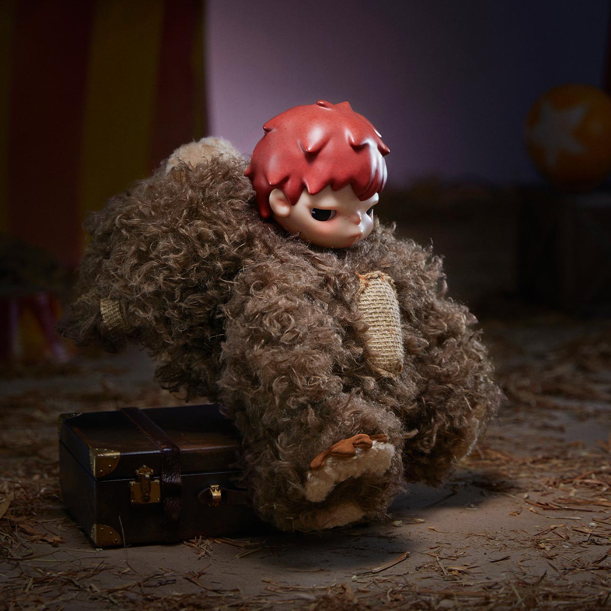 Hirono Bear Vinyl Plush Doll | Muñeco de peluche artístico de diseñador – 38 cm - Imagen 4