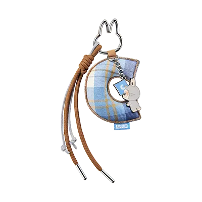 Colgante Labubu Letra “C” – Serie Pin for Love | Edición Coleccionable Oficial