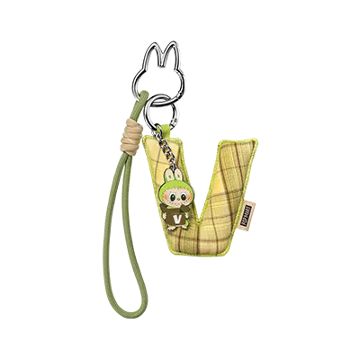 Colgante Labubu Letra “V” – Serie Pin for Love | Edición Coleccionable Oficial