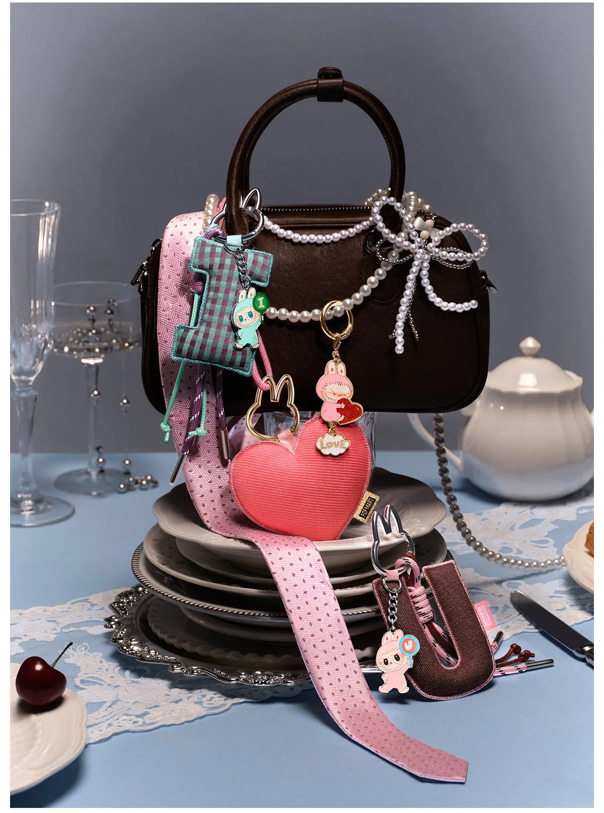 Colgante Labubu Letra “N” – Serie Pin for Love | Edición Coleccionable Oficial - Imagen 3