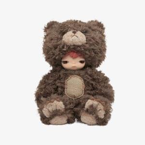 Hirono Bear Vinyl Plush Doll | Muñeco de peluche artístico de diseñador – 38 cm
