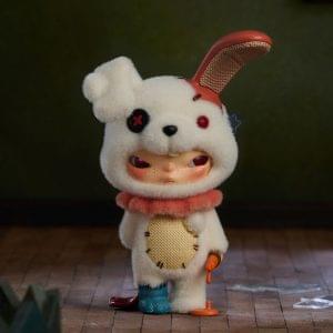 Hirono Killer Bunny Figure | Figura artística de diseñador – Serie Monsters’ Carnival